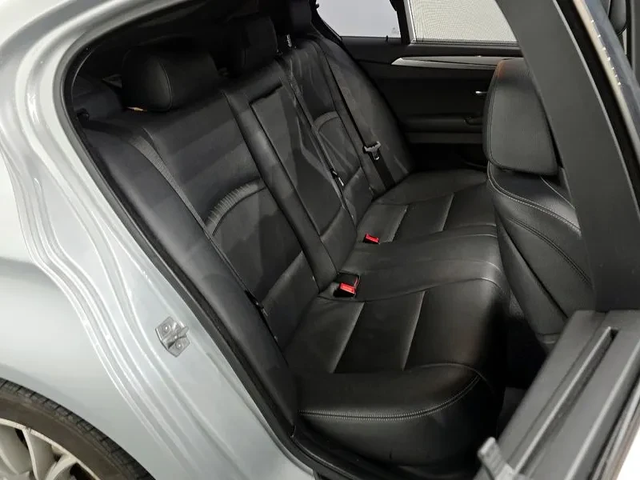 BMW 528 I xDrive Luxury Plus - автомобили, коли, обяви за нови и употребявани 12