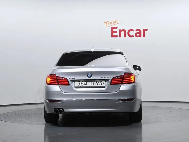 BMW 528 I xDrive Luxury Plus - автомобили, коли, обяви за нови и употребявани 3