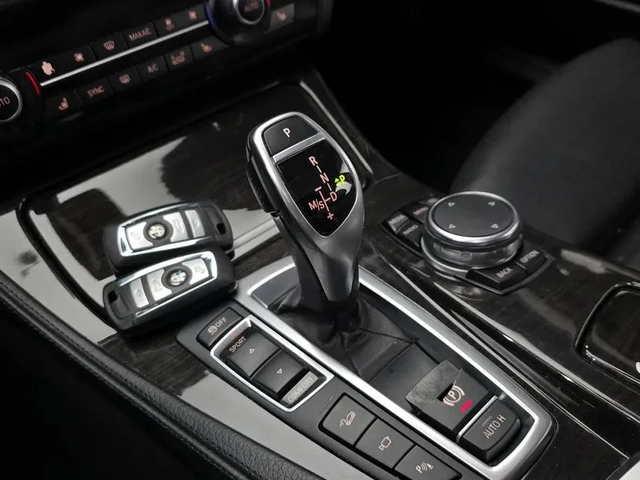 BMW 528 I xDrive Luxury Plus - автомобили, коли, обяви за нови и употребявани 8