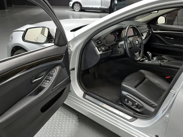 BMW 528 I xDrive Luxury Plus - автомобили, коли, обяви за нови и употребявани 9