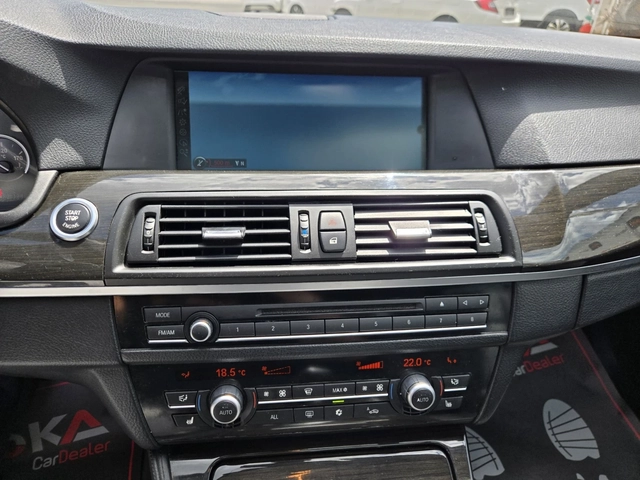 BMW 528 3.0i-240кс= АВТОМАТ= M Sport Package= ПОДГРЕВ= ШИБ - автомобили, коли, обяви за нови и употребявани 15