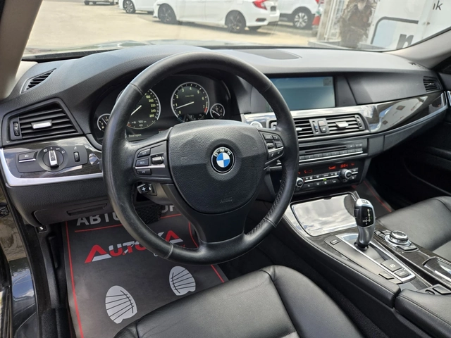 BMW 528 3.0i-240кс= АВТОМАТ= M Sport Package= ПОДГРЕВ= ШИБ - автомобили, коли, обяви за нови и употребявани 7