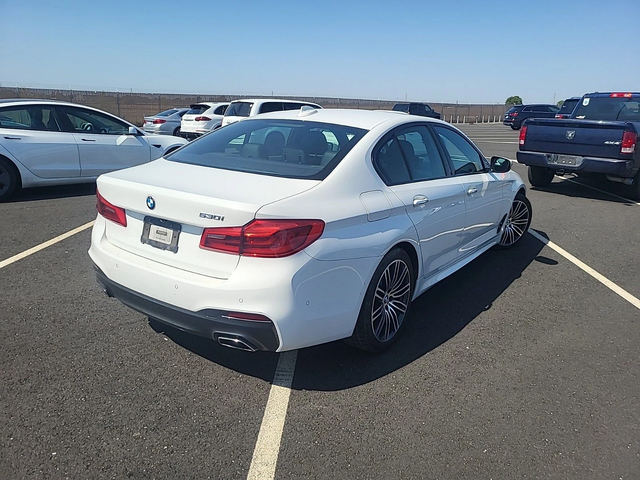 BMW 530 M-PACK* HEADUP* ВАКУМ* HARMAN* M-PERFORMANCE* DIST - автомобили, коли, обяви за нови и употребявани 3