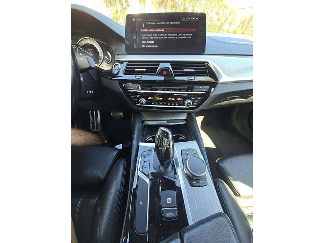 BMW 530 I / M-PACK / XDRIVE / HARMAN / ПОДГРЕВИ / - автомобили, коли, обяви за нови и употребявани 6