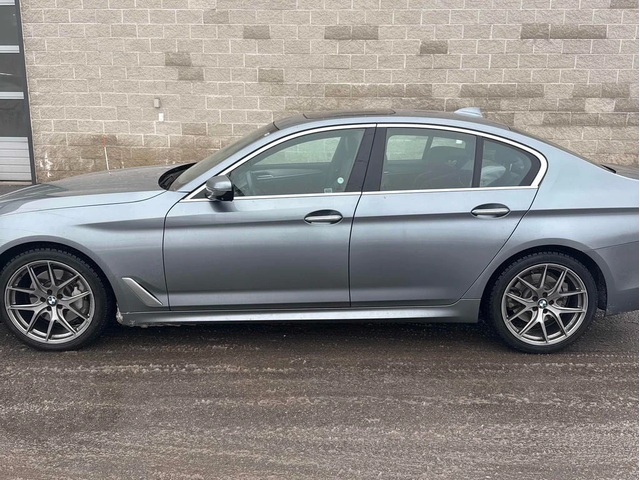 BMW 530 * 530i xDrive * CARFAX * ЦЕНА ДО БГ - автомобили, коли, обяви за нови и употребявани 1