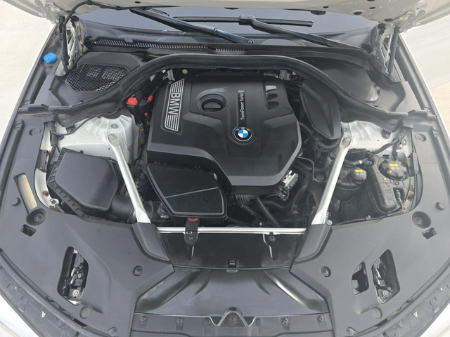 BMW 530 i SPORT LINE - автомобили, коли, обяви за нови и употребявани 9