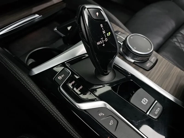 BMW 530 i xDrive M Sports Plus - автомобили, коли, обяви за нови и употребявани 8