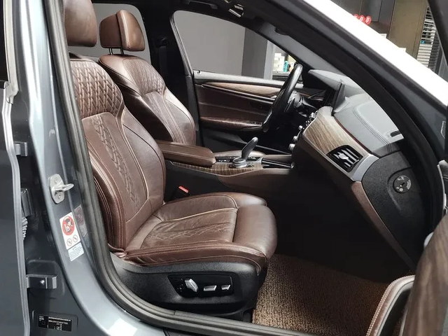 BMW 530 I xDrive M Sports Plus - автомобили, коли, обяви за нови и употребявани 10