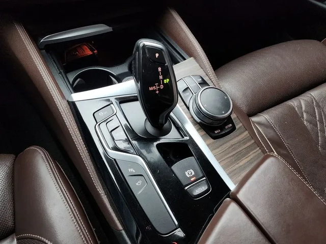 BMW 530 I xDrive M Sports Plus - автомобили, коли, обяви за нови и употребявани 8