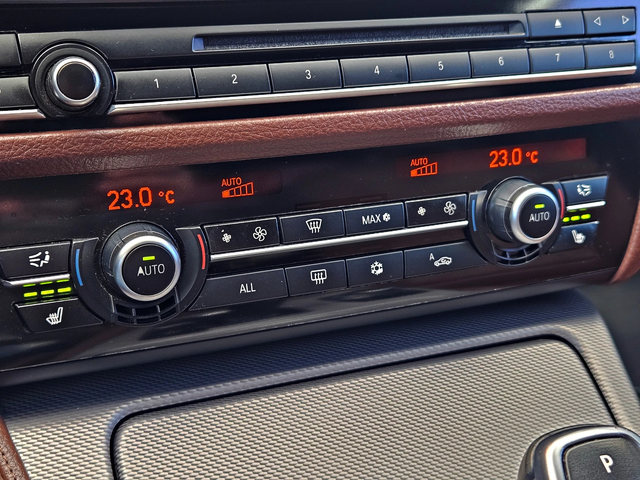 BMW 530 M/XD/ОБСЛУЖЕН/SHADOW LINE/DISTR/HEAD UP/ПОДГРЕВ - автомобили, коли, обяви за нови и употребявани 10