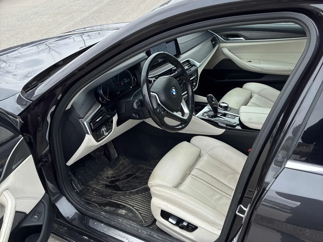 BMW 530 XDRIVE* ХЕДЪП* ПОДГРЕВ* КАМЕРА* КЕЙЛЕС* - автомобили, коли, обяви за нови и употребявани 6