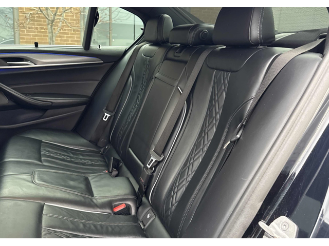 BMW 530 XDRive - 360| SUNROOF| CAMERA| HEATED SEATS| MASAG - автомобили, коли, обяви за нови и употребявани 14