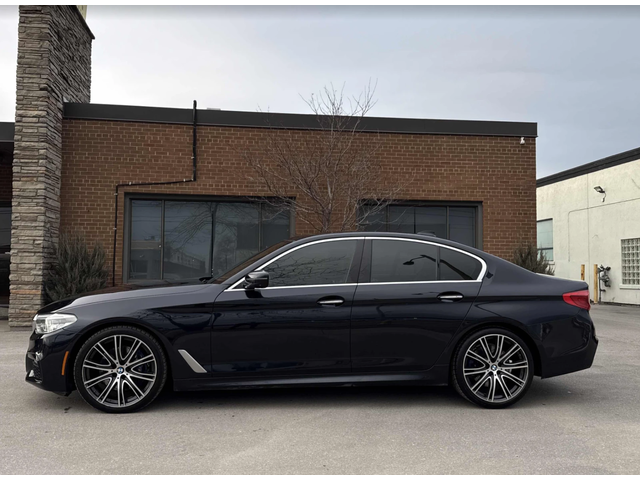 BMW 530 XDRive - 360| SUNROOF| CAMERA| HEATED SEATS| MASAG - автомобили, коли, обяви за нови и употребявани 1