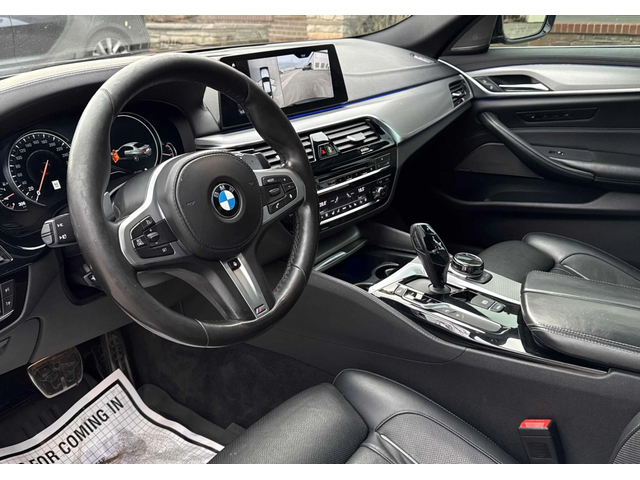 BMW 530 XDRive - 360| SUNROOF| CAMERA| HEATED SEATS| MASAG - автомобили, коли, обяви за нови и употребявани 4