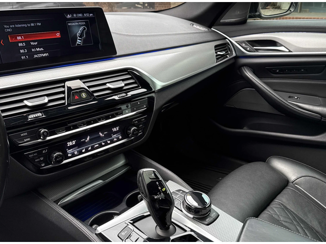 BMW 530 XDRive - 360| SUNROOF| CAMERA| HEATED SEATS| MASAG - автомобили, коли, обяви за нови и употребявани 7