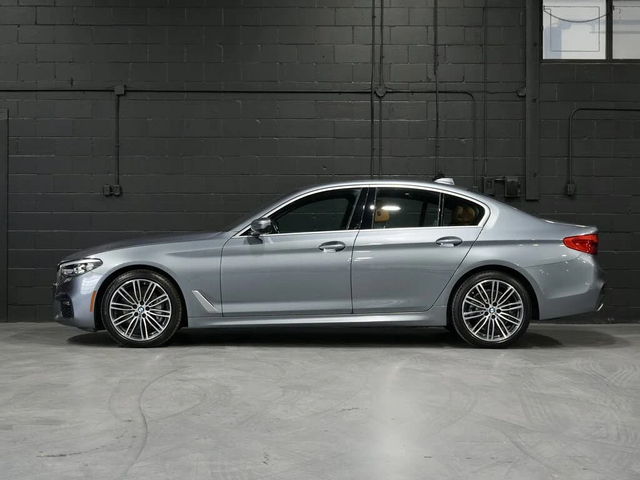 BMW 530 АвтоКредит* (ЦЕНА ДО БГ)530i xDrive Sedan AWD - автомобили, коли, обяви за нови и употребявани 4