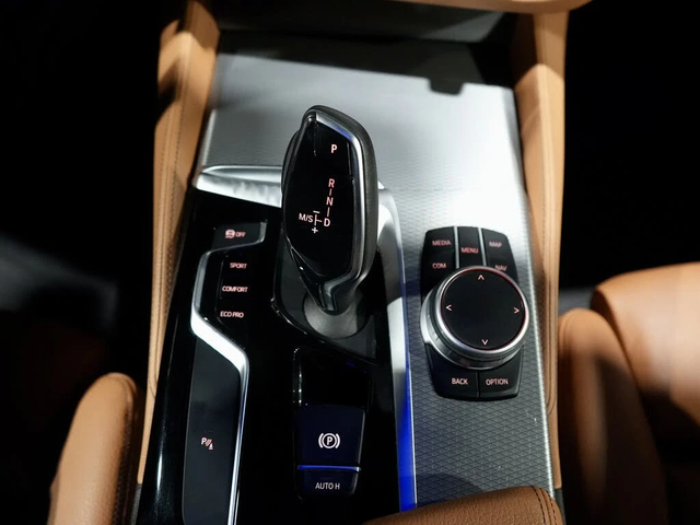 BMW 530 АвтоКредит* (ЦЕНА ДО БГ)530i xDrive Sedan AWD - автомобили, коли, обяви за нови и употребявани 8