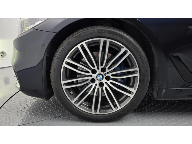 BMW 530 * 360 * HUD * ОБДУХВАНЕ * АВТОКРЕДИТ - автомобили, коли, обяви за нови и употребявани 14