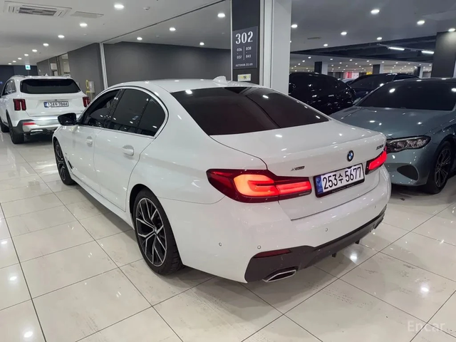 BMW 530 * ПАКЕТ * ДИСТРОНИК * HUD * ЛАЗЕРИ* 360* ОБДУХВАНЕ - автомобили, коли, обяви за нови и употребявани 1