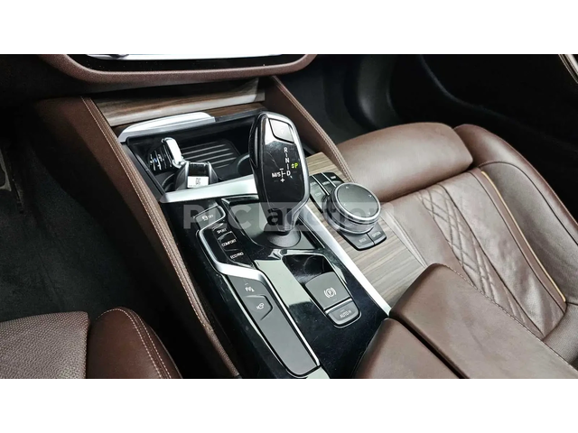 BMW 530 i* M sport* HeadUp* Digital Key* Keyless* АВТОКРЕД - автомобили, коли, обяви за нови и употребявани 8