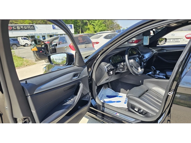 BMW 530 M SPORT | LASERLIGHT | FACE - автомобили, коли, обяви за нови и употребявани 6
