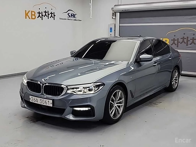 BMW 530 i M SPORT* DISTRONIC* ХЕДЪП* 360* ОБДУХВАНЕ* PANO* - автомобили, коли, обяви за нови и употребявани 0