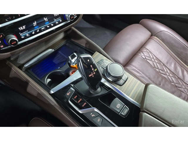 BMW 530 i xDrive M SPORT* DISTRONIC* 360* ХЕДЪП* ОБДУХВАНЕ - автомобили, коли, обяви за нови и употребявани 12
