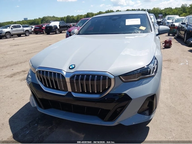 BMW 530 XDRIVE* MPACK* 360* KEYLESS* AMBIENT* - автомобили, коли, обяви за нови и употребявани 1
