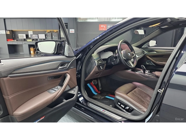 BMW 530 Xi* M-SPORT* ПОДГРЕВ* ОБДУХВАНЕ* ШИБИДАХ* 360* HUD - автомобили, коли, обяви за нови и употребявани 9