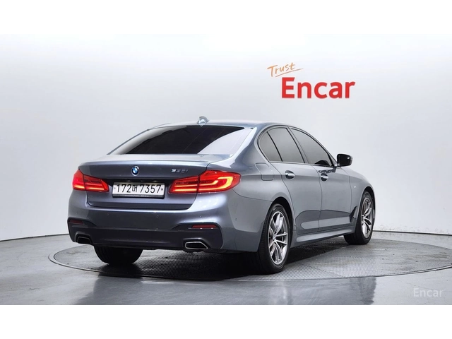 BMW 530 M* SPORT* ДИСТРОНИК* ХЕДЪП* LANE* ASSIST* - автомобили, коли, обяви за нови и употребявани 1