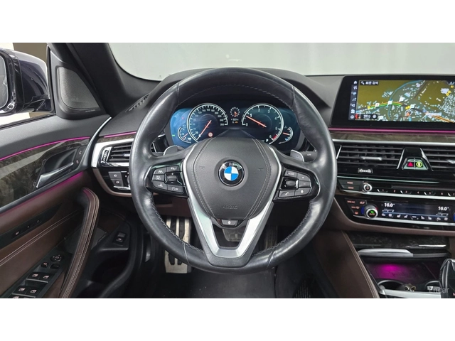 BMW 530 M* ОБДУХВАНЕ* ПОДГРЕВ* 360 КАМЕРА* ПАНОРАМА* HEADU - автомобили, коли, обяви за нови и употребявани 11