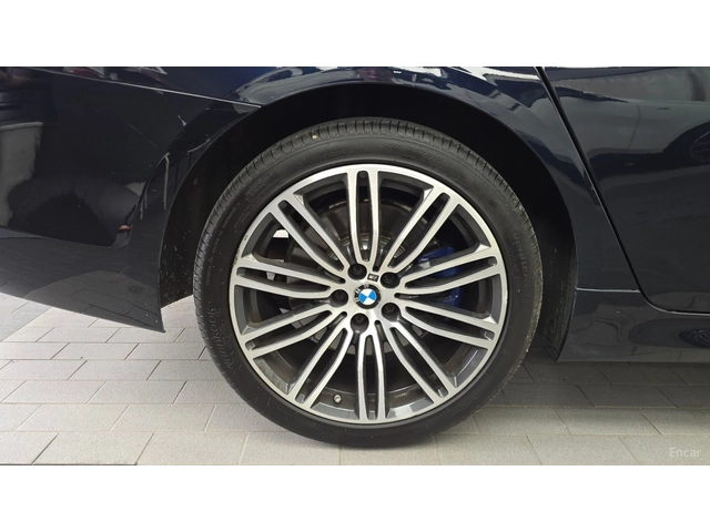BMW 530 M* ОБДУХВАНЕ* ПОДГРЕВ* 360 КАМЕРА* ПАНОРАМА* HEADU - автомобили, коли, обяви за нови и употребявани 4