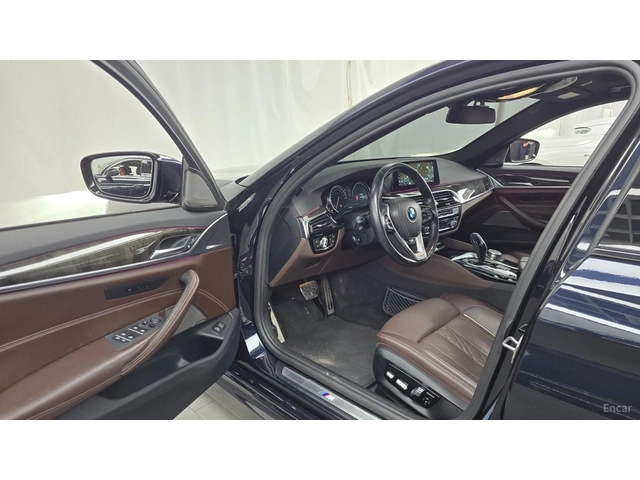 BMW 530 M* ОБДУХВАНЕ* ПОДГРЕВ* 360 КАМЕРА* ПАНОРАМА* HEADU - автомобили, коли, обяви за нови и употребявани 9