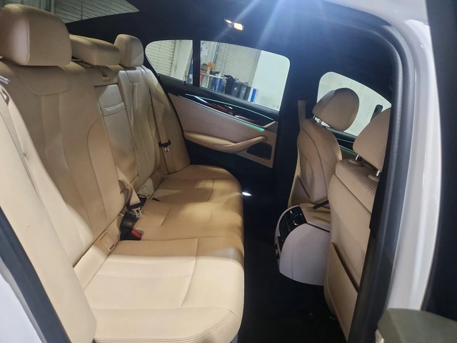BMW 530 XI* ПОДГРЕВ* ШИБИДАХ* КАМЕРА* АМБИЕНТНО* BUY NOW* - автомобили, коли, обяви за нови и употребявани 9