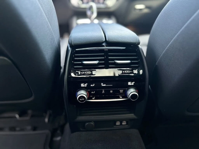 BMW 530 i xDrive M SPORT* HARMAN KARDON* PANORAMA* КАМЕРА* - автомобили, коли, обяви за нови и употребявани 16