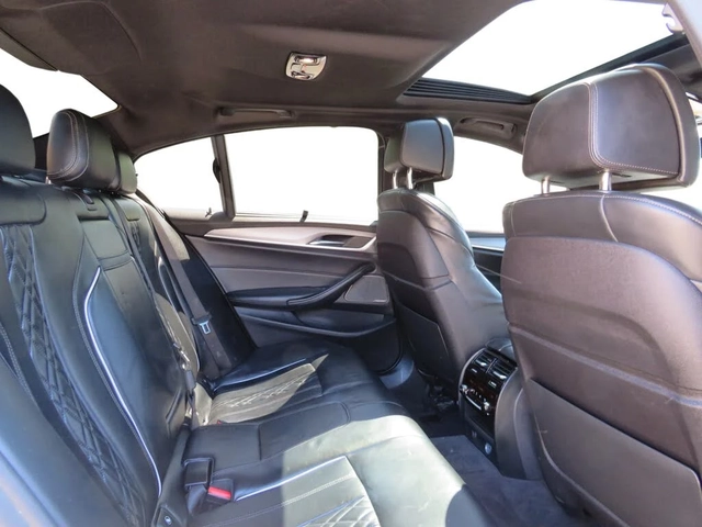 BMW 530 i xDrive M SPORT* HARMAN KARDON* ХЕДЪП* ПАНОРАМА* - автомобили, коли, обяви за нови и употребявани 15