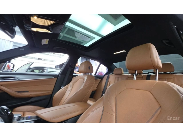 BMW 530 i xDrive M SPORT* BOWERS & WILKINS* DISTRONIC* - автомобили, коли, обяви за нови и употребявани 13