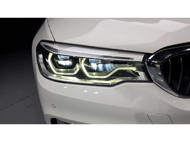 BMW 530 d Luxury Plus - автомобили, коли, обяви за нови и употребявани 4