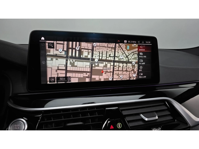 BMW 530 i M Sport - автомобили, коли, обяви за нови и употребявани 15