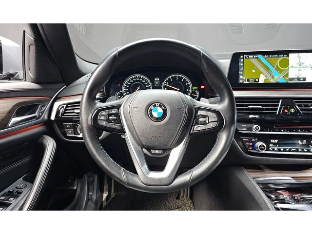 BMW 530 M Sport Plus - автомобили, коли, обяви за нови и употребявани 8