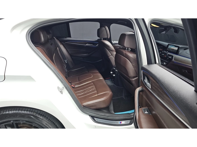 BMW 530 530i xDrive M Sport Plus | HUD | 360  | Памет - автомобили, коли, обяви за нови и употребявани 13