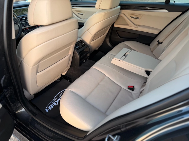 BMW 530 d= M-performance= Distronic= Keyless= HUD= Soft Cl - автомобили, коли, обяви за нови и употребявани 12