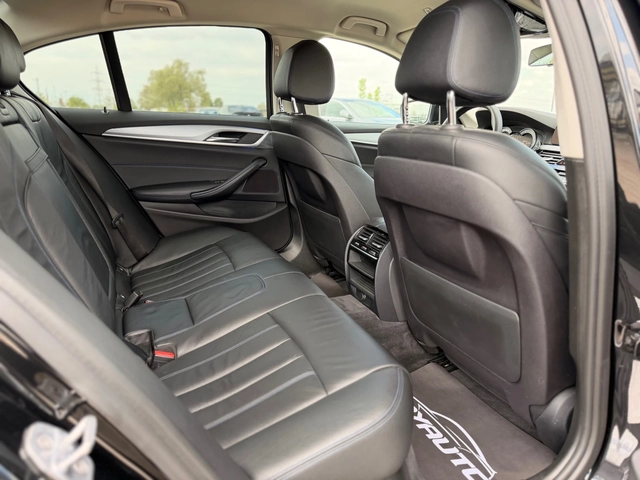 BMW 530 d= xDrive= M-performance= Face= HUD= Night View= D - автомобили, коли, обяви за нови и употребявани 12