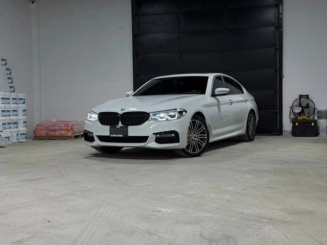 BMW 530 i xDrive M Sport | Navigation | Heated Seats | Mem - автомобили, коли, обяви за нови и употребявани 0