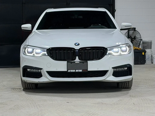 BMW 530 i xDrive M Sport | Navigation | Heated Seats | Mem - автомобили, коли, обяви за нови и употребявани 1