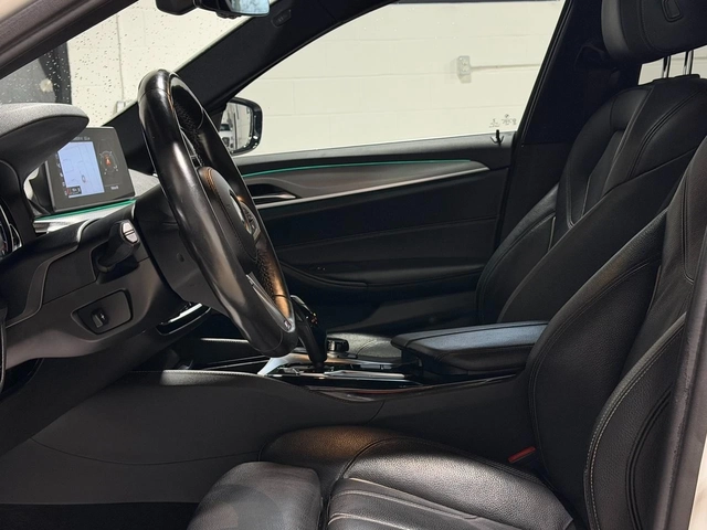 BMW 530 i xDrive M Sport | Navigation | Heated Seats | Mem - автомобили, коли, обяви за нови и употребявани 4