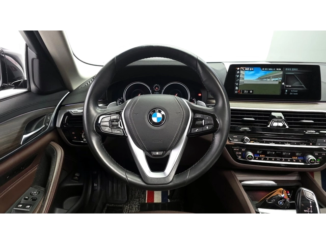 BMW 530 i xDrive Luxury Plus - автомобили, коли, обяви за нови и употребявани 11