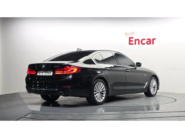 BMW 530 i xDrive Luxury Plus - автомобили, коли, обяви за нови и употребявани 1