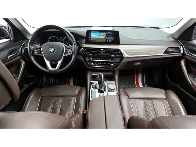 BMW 530 i xDrive Luxury Plus - автомобили, коли, обяви за нови и употребявани 6