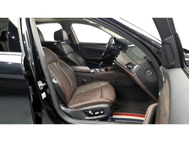 BMW 530 i xDrive Luxury Plus - автомобили, коли, обяви за нови и употребявани 9